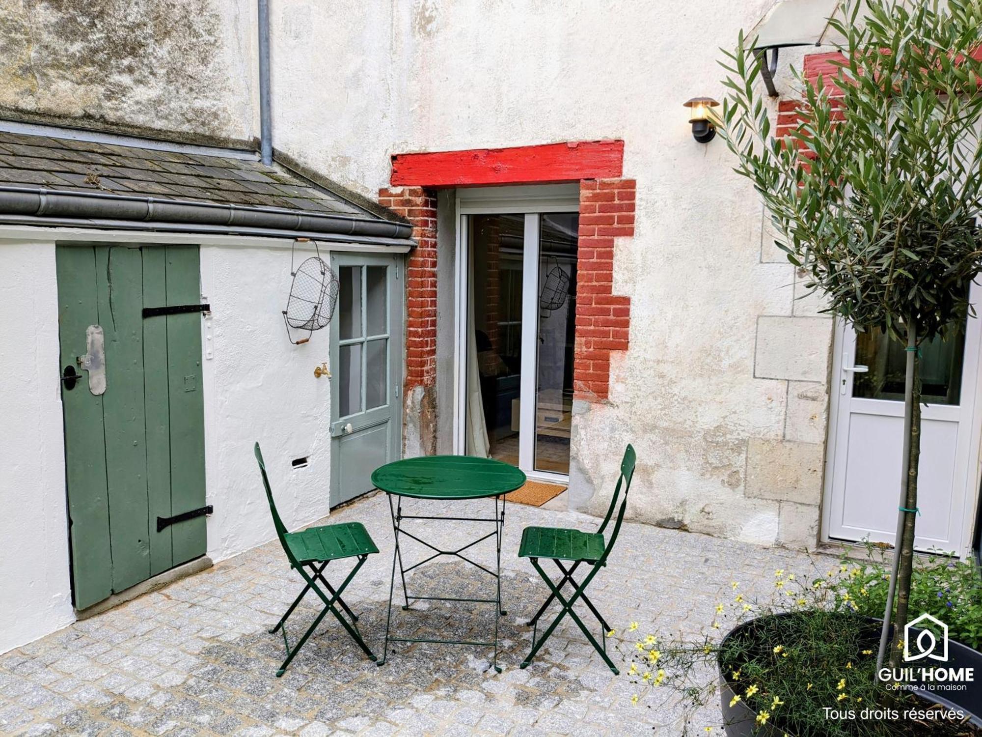 Terrasse Vegetalisee - Climatisation - Local Velo - Parking Gratuit Dans La Rue Orleans Exterior photo